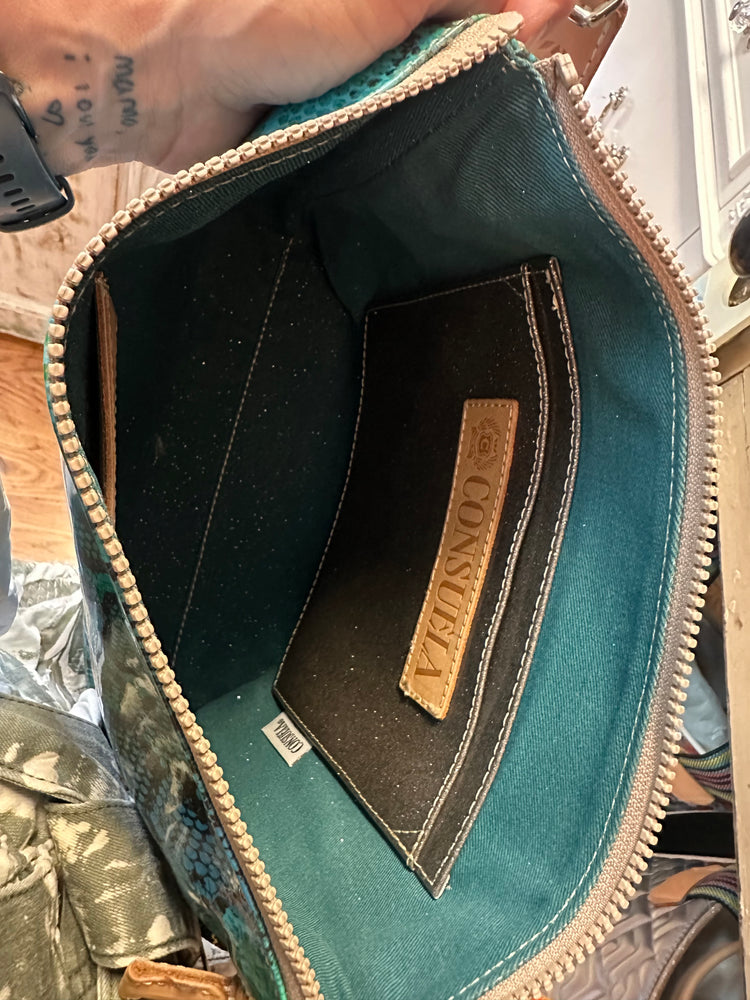 Downtown Crossbody, Cade